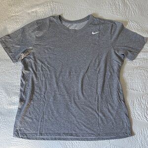 Nike Men’s Heather Gray Performance Tee